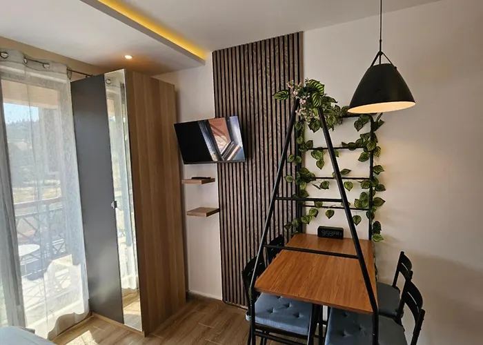 Hop Na Kop Hill App 103 *